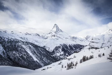 Fotobehang Matterhorn Matterhorn bedekt met sneeuw