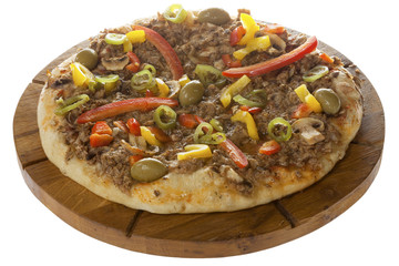 Al Tonno - Pizza with tuna, mushrooms and peppers. Isolated on white.
