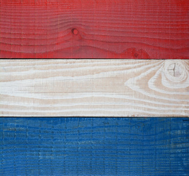 Red white blue wood images là chủ đề được rất nhiều người yêu thích vì sự đa dạng và mạnh mẽ của màu sắc. Những hình ảnh gỗ trong tone màu đỏ, trắng và xanh này là một trong những tác phẩm đẹp mắt và sang trọng nhất. Hãy thưởng thức và khám phá bức tranh gỗ đầy bí ẩn và lôi cuốn này.