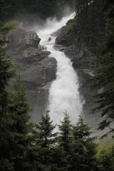 Fototapeta premium Górski wodospad rzeczny – kaskada skalna (waterfall)