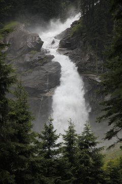 Fototapeta Górski wodospad rzeczny – kaskada skalna (waterfall)