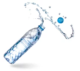 Gordijnen Water uit een plastic fles © showcake