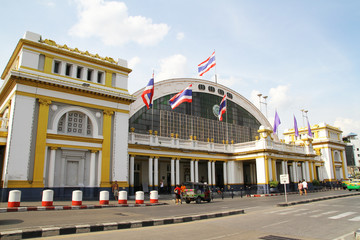 Hua Lamphong Train station in bangkok - obrazy, fototapety, plakaty