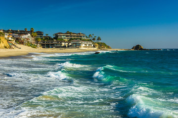 Waves in the Pacific Ocean at Victoria Beach, in Laguna Beach, C © jonbilous