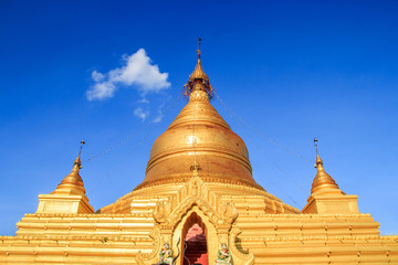 Fototapeta premium The Maha Lawka Marazein Pagoda at the center of the Kuthodaw Pagoda.