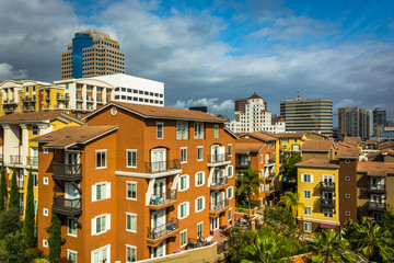 Fototapeta premium View of buildings in Long Beach, California.