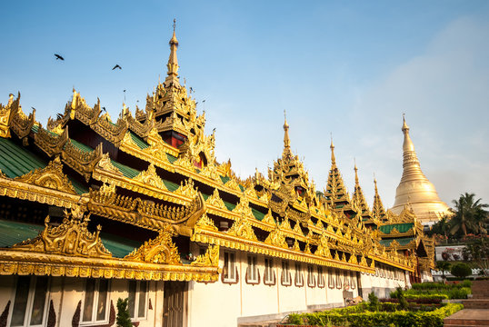 Front building of Shwedagon Pagoda