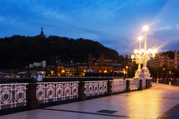 Fototapeta premium Embankment of La Concha in early morning at Donostia