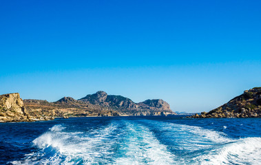 Fototapeta premium sea sky and mountains