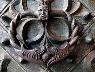 Heurtoir en bronze.