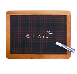 Schultafel mit e=mc2 Formel