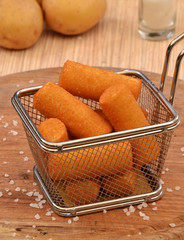 Porcion de bocadillos de patata,biscocho de patata.