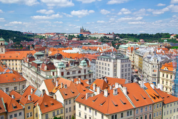 Fototapeta na wymiar Über den Dächern Prags