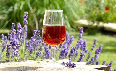 Fotobehang Verre de vin Rosé de Provence © PHILETDOM