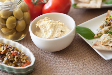 Humus Dip, Olives & Tomatoes