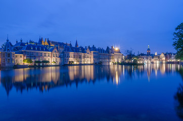 Fototapeta na wymiar Twilight at Binnenhof palace, place of Parliament in The Hague