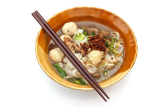 pork noodles in soup thai style