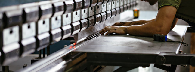 Man Working In Factory - obrazy, fototapety, plakaty