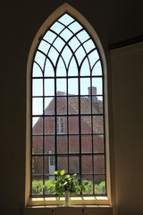 Danimarca,isola di Mon,paese di Nyord, vetro di una chiesa.