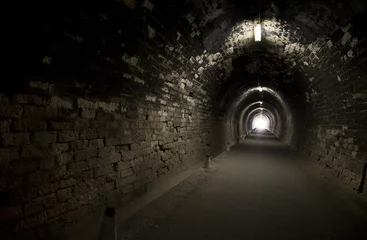 Fotobehang Tunnel Zwarte tunnel