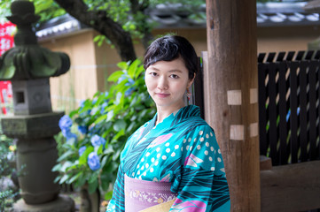 浴衣の女性