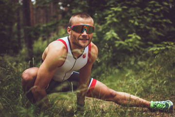 Male in sportswear doing body extension © Fxquadro