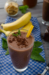 Chocolate-banana smoothie