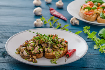 Bruschetta 2 kinds - classic and mushrooms