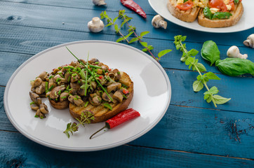 Bruschetta 2 kinds - classic and mushrooms
