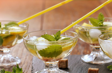 fresh mojitos cocktails