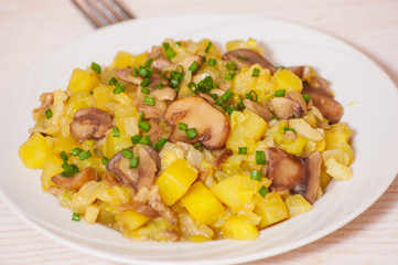 Vegetables stewed with mushrooms