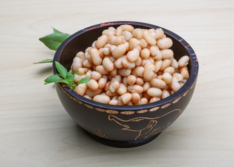 White canned beans