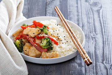 Chicken and vegetables stir fry