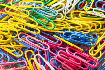 Colorful paperclips 