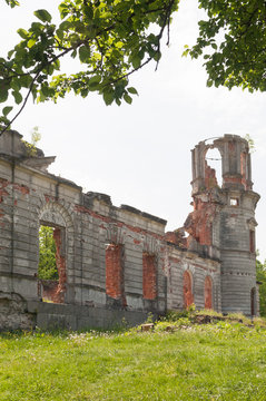 ruine ainer villa in der ukraine