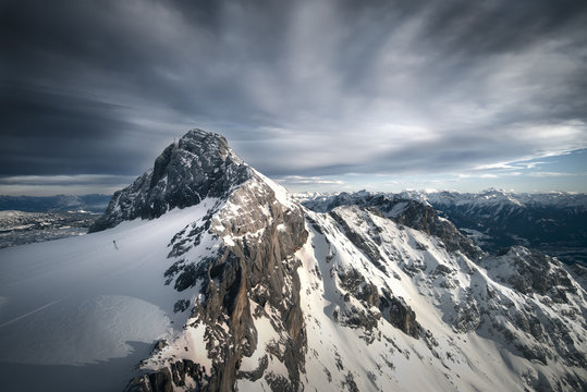 Austria, Schladming, Dachstein Mountains with south face of Hunerkogel in the foreground