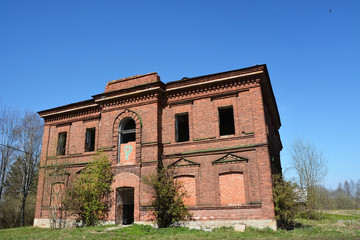 Fototapeta na wymiar Old and abandoned building in Staraya Ladoga, Russia