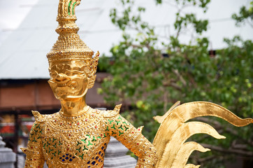 黄金の鬼 エメラルド寺院 タイ