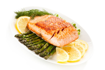 Grilled salmon and asparagus 