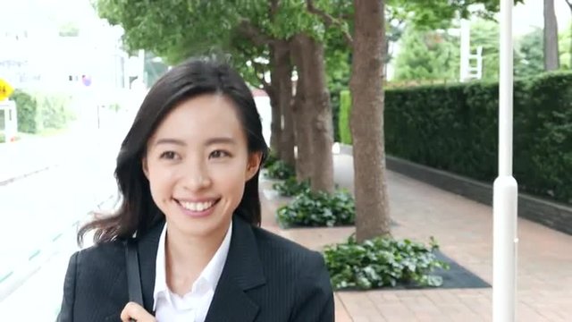 働く女性