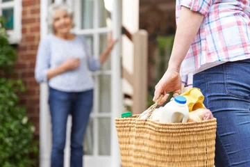 Foto op Plexiglas Person Doing Shopping For Elderly Neighbour © highwaystarz