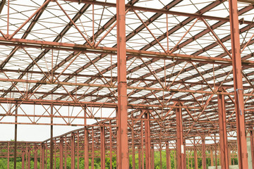 Metallic building structure