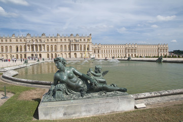 Statues en bronze des fontaines du chateau de Versailles