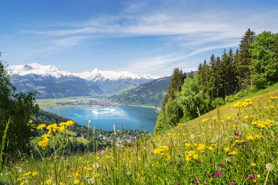 Fototapeta View over Zell am See, Austria
