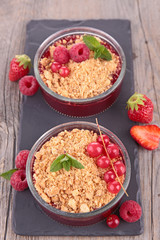 berry crumble