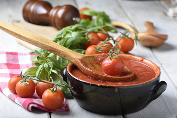 tomato sauce
