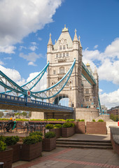 Fototapeta na wymiar LONDON, UK - APRIL 30, 2015: Tower bridge, River Thames