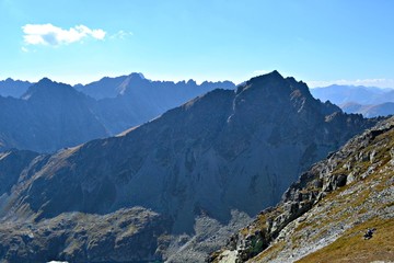 Koprowy Wierch widziany z Mięguszowieckiej Przełęczy pod Chłopkiem © Marta