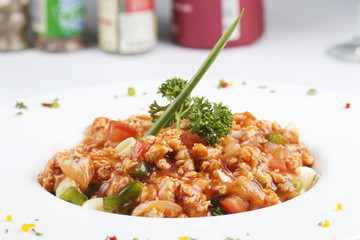 Macaroni with tomato chicken sauce