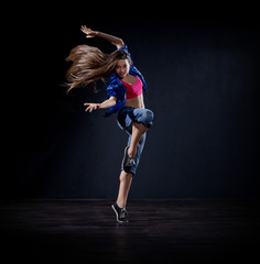 Fototapeta na wymiar Girl modern dancer (normal version)